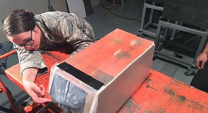 Áo giáp từ vật liệu phi Newton siêu khủng