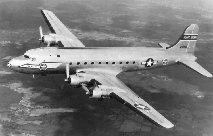 Chiếc máy bay vận tải quân sự Douglas C-54D mất tích của Không quân Lục quân Mỹ.