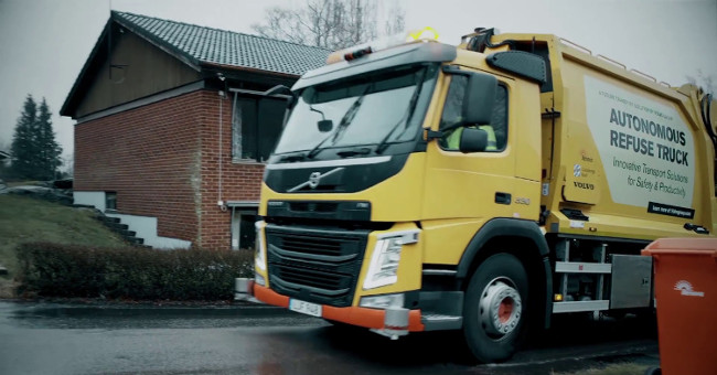 Xe tải chở rác của hãng Volvo có khả năng tự lái cực độc đáo
