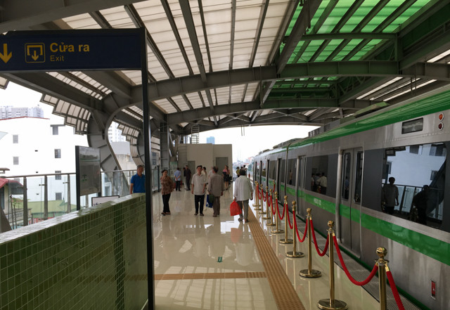 Trải nghiệm thực tế nhà ga đường sắt trên cao đầu tiên ở Việt Nam