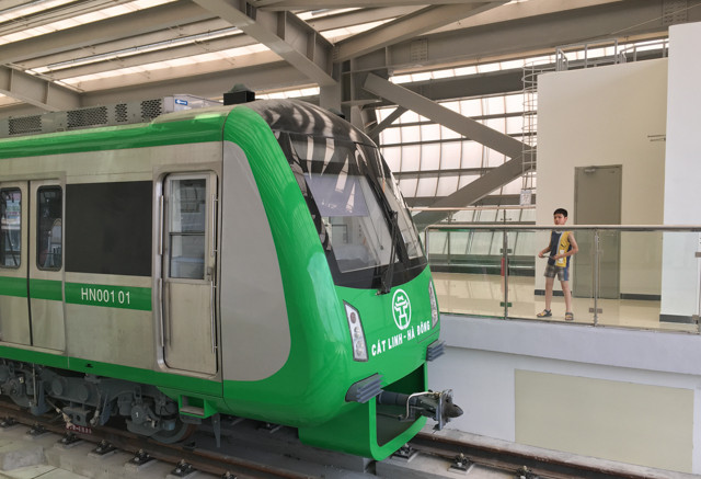 Trải nghiệm thực tế nhà ga đường sắt trên cao đầu tiên ở Việt Nam