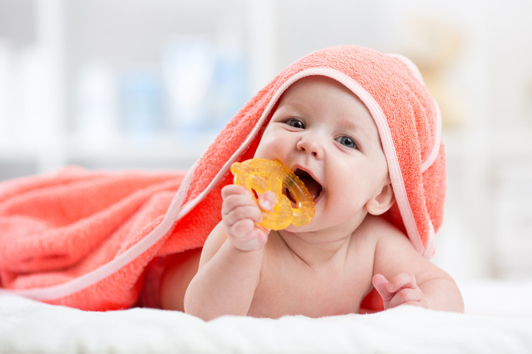 Làm gì để tránh viêm họng khi nắng nóng?