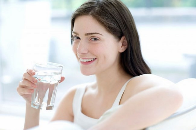 Cách chống nóng khi ra ngoài đường