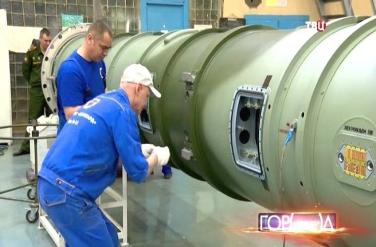 Thăm nhà máy chế tạo đạn tên lửa cho S-300 Việt Nam