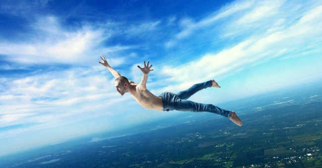 Rơi từ độ cao 5000 mét có khả năng sống sót?