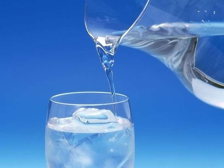 Những cách chống cái nắng 40 độ C tưởng hay nhưng lại phản khoa học