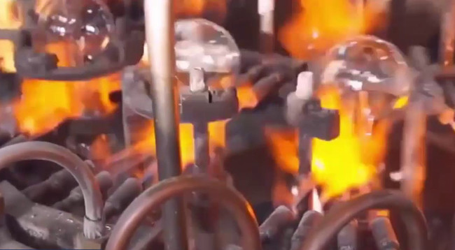 Bóng đèn là vật dụng không thể thiếu trong cuộc sống hàng ngày của mỗi chúng ta.