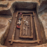 Bộ xương gần hai mét trong mộ 5.000 năm ở Trung Quốc