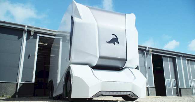 Xe tải đầu kéo được trang bị công nghệ tự động lái, không có chỗ cho con người