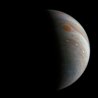 Tàu thăm dò Juno đã tiếp cận thành công siêu bão trên Sao Mộc