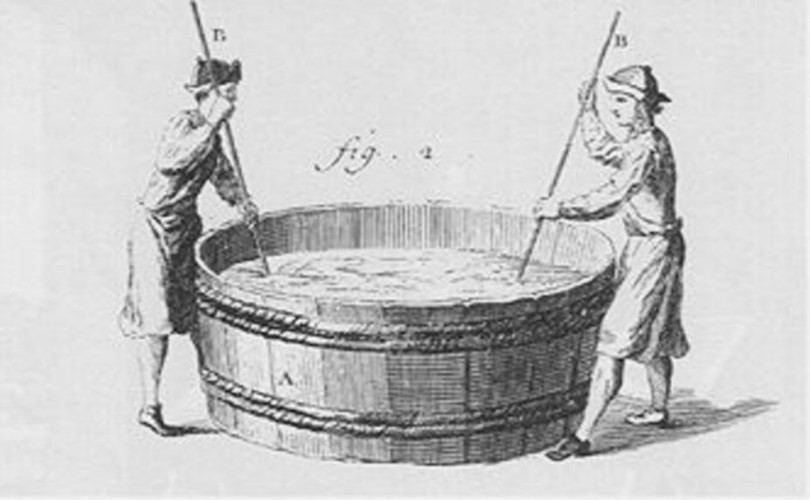 Người Trung cổ sử dụng nước tiểu để giặt giũ quần áo bẩn.