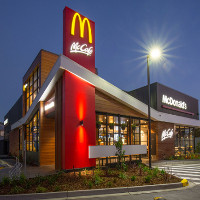 Đây là lý do có rất ít khách hàng say rượu "quậy" ở McDonald Úc