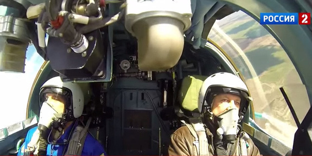 Khám phá máy bay chiến đấu SU-34 của Nga