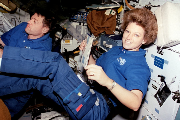 Lý do NASA từng quay lưng với phi hành gia nữ