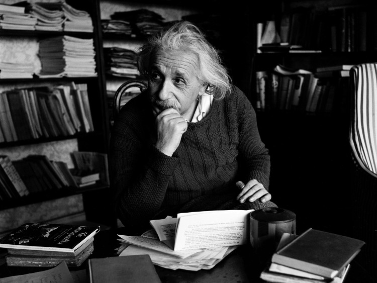 Cỗ máy đóng băng nước bằng lửa của thiên tài Einstein