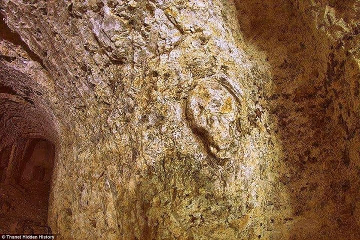 Hệ thống đường hầm bí ẩn từ Thế chiến I dưới nền siêu thị Anh