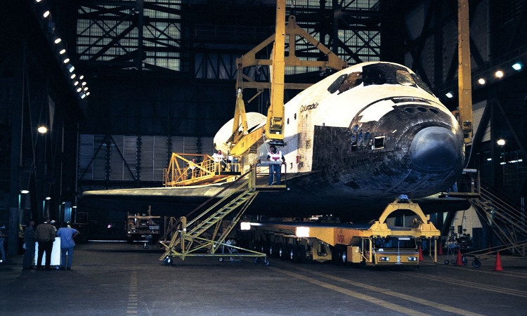 Bên trong cơ sở sản xuất tên lửa bí mật của NASA