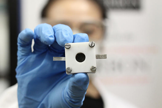Chế tạo thành công pin kẽm không khí, trữ điện gấp 5 lần pin lithium-ion