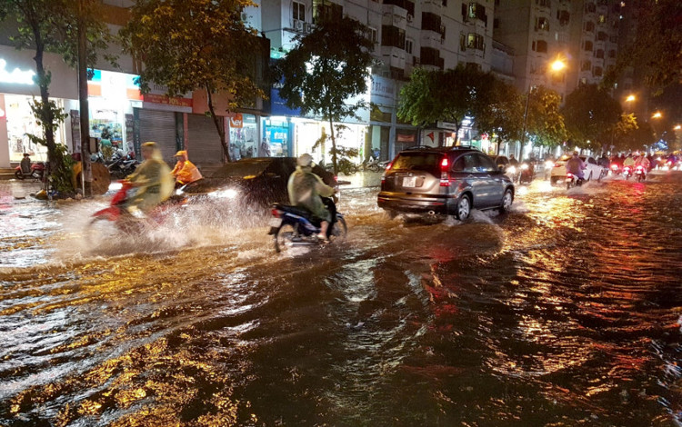 Các tỉnh Bắc Bộ tiếp tục mưa lớn, Hà Nội hửng nắng về chiều
