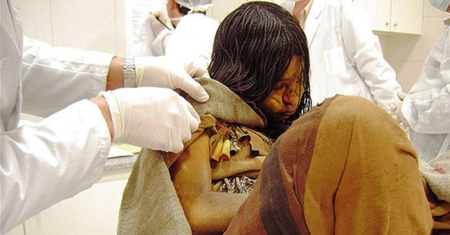 Bí mật chưa được tiết lộ về xác ướp bé gái 500 tuổi còn nguyên vẹn