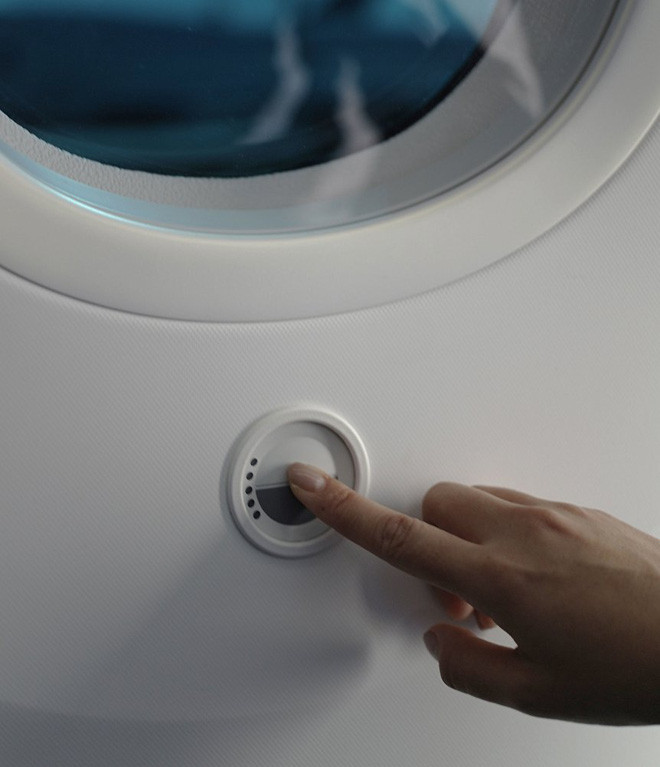 Kính cửa sổ mới có thể biến từ trong suốt thành mờ đục và ngược cực nhanh