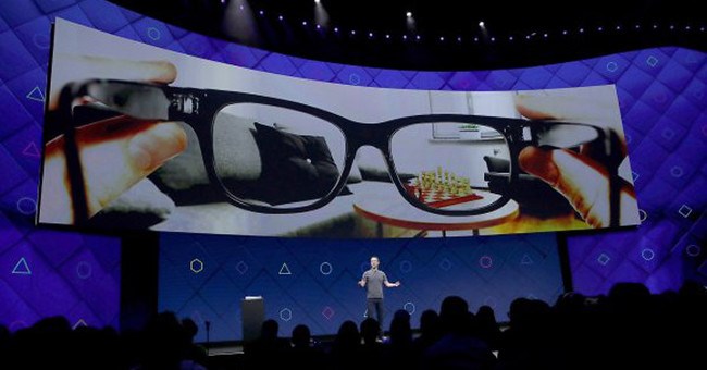 Kính thông minh của Facebook sẽ sử dụng công nghệ giống Hololens