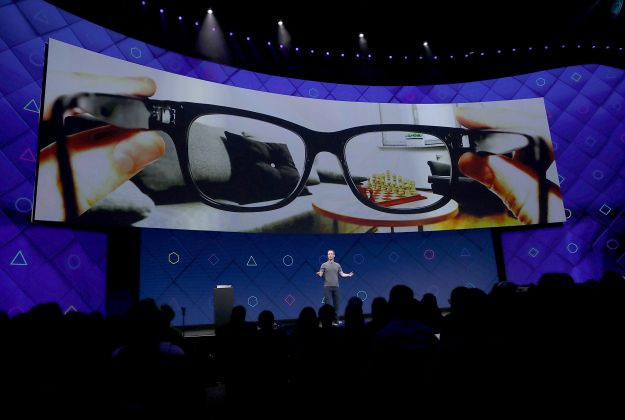 Kính thông minh của Facebook sẽ sử dụng công nghệ giống Hololens