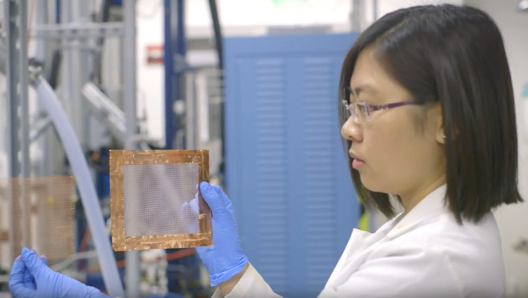 Màng lọc rẻ tiền ngăn được bụi kích thước nano