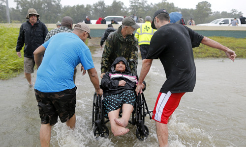 Bão Harvey buộc NASA đóng cửa trung tâm vũ trụ