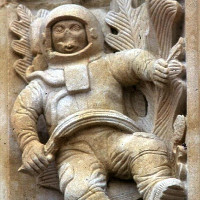 Bức điêu khắc phi hành gia trong nhà thờ từ thế kỷ 12 - bằng chứng của xuyên không?