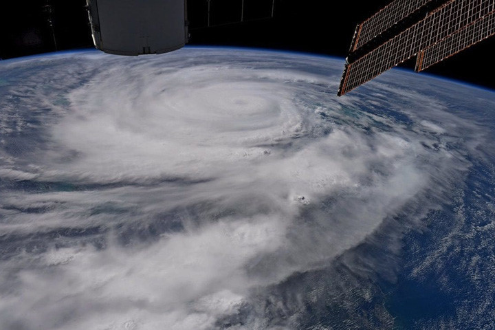 Ảnh: Bão tử thần Irma đổ bộ lên Florida, gây thương vong cho người Mỹ