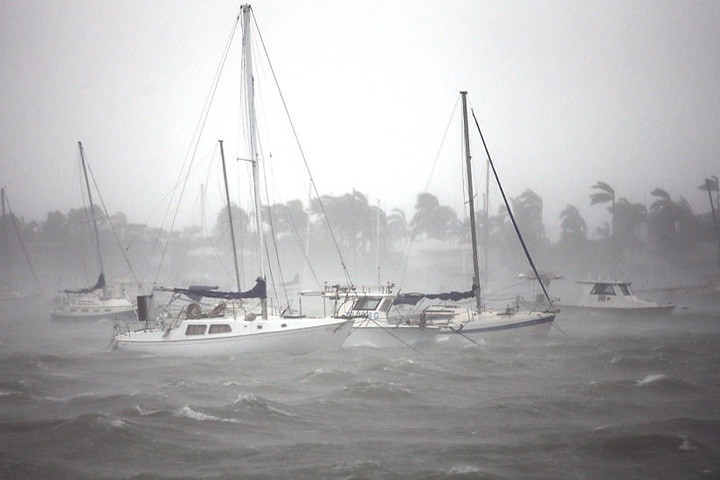 Ảnh: Bão tử thần Irma đổ bộ lên Florida, gây thương vong cho người Mỹ