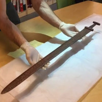 Thanh kiếm vẫn nguyên vẹn sau 1.200 năm trên núi Na Uy
