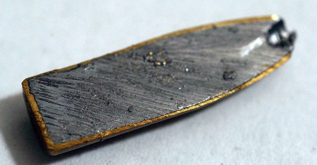 Điều gì sẽ xảy ra nếu sét đánh trúng một viên đạn đang bay?