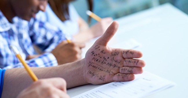 Tại đất nước này, quay cóp, gian lận thi cử thôi cũng có thể bị... bỏ tù