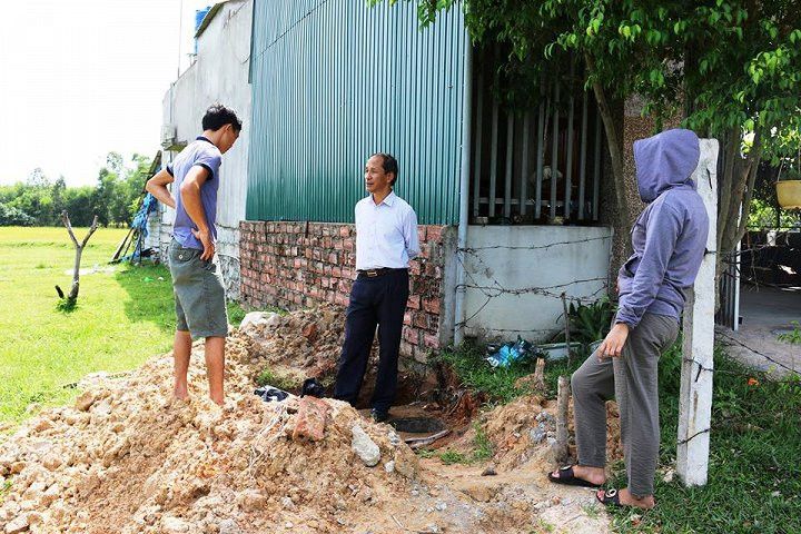 Đào hố chôn cột điện, phát hiện nhiều cổ vật thời Lê ở Hà Tĩnh