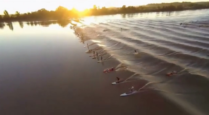 Hiện tượng sóng triều.