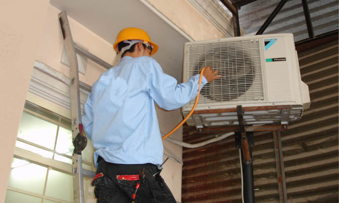 Tại sao cục nóng điều hoà lại chảy nước?