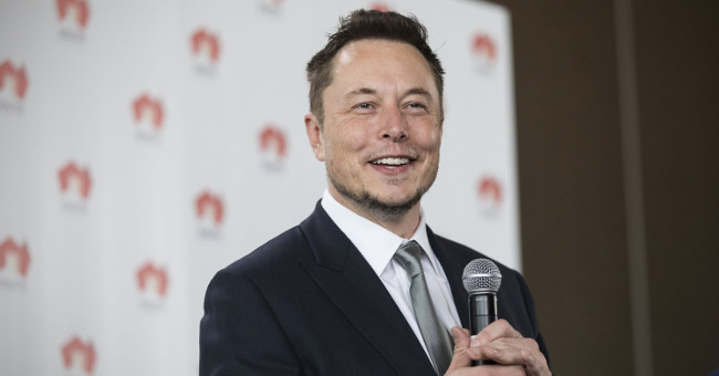 Elon Musk tiết lộ kế hoạch chế tạo pin "khủng" nhất thế giới