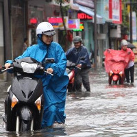 Áp thấp vào Hà Tĩnh-Quảng Bình, gây mưa lớn