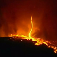 "Quỷ lửa" xuất hiện trong đám cháy rừng ở Bồ Đào Nha