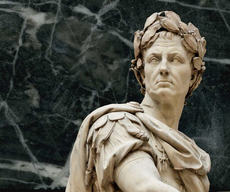 Tượng của Julius Caesar.