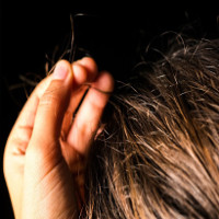 Video: Hội chứng khiến nhiều người nghiện nhổ lông, tóc