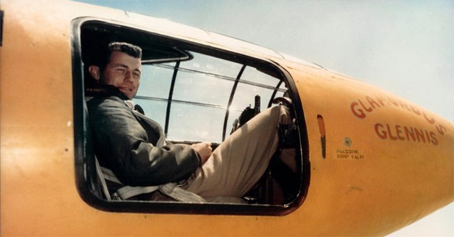 Chuyến bay vượt bức tường âm thanh đầu tiên của nhân loại