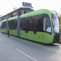Tàu "không đường ray" chạy trên đường phố Trung Quốc
