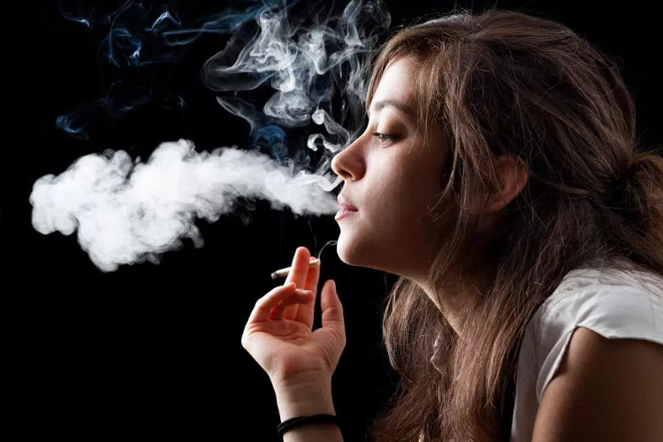 Hút thuốc phá hủy ngoại hình của bạn như thế nào