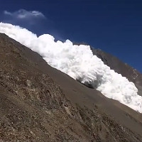 Lở tuyết trên đỉnh núi cao hơn 7.400 mét ở Pakistan