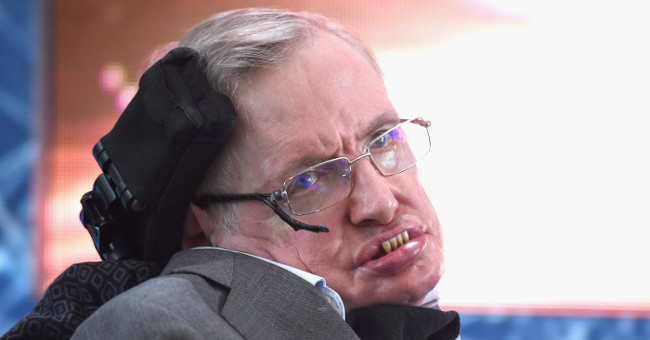 Stephen Hawking cảnh báo AI có thể thay thế hoàn toàn con người