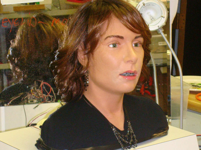 Trước khi được cấp quyền công dân, Sophia đã có hẳn 7 “robot anh chị em”