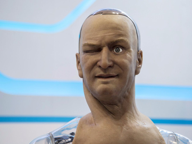 Trước khi được cấp quyền công dân, Sophia đã có hẳn 7 “robot anh chị em”